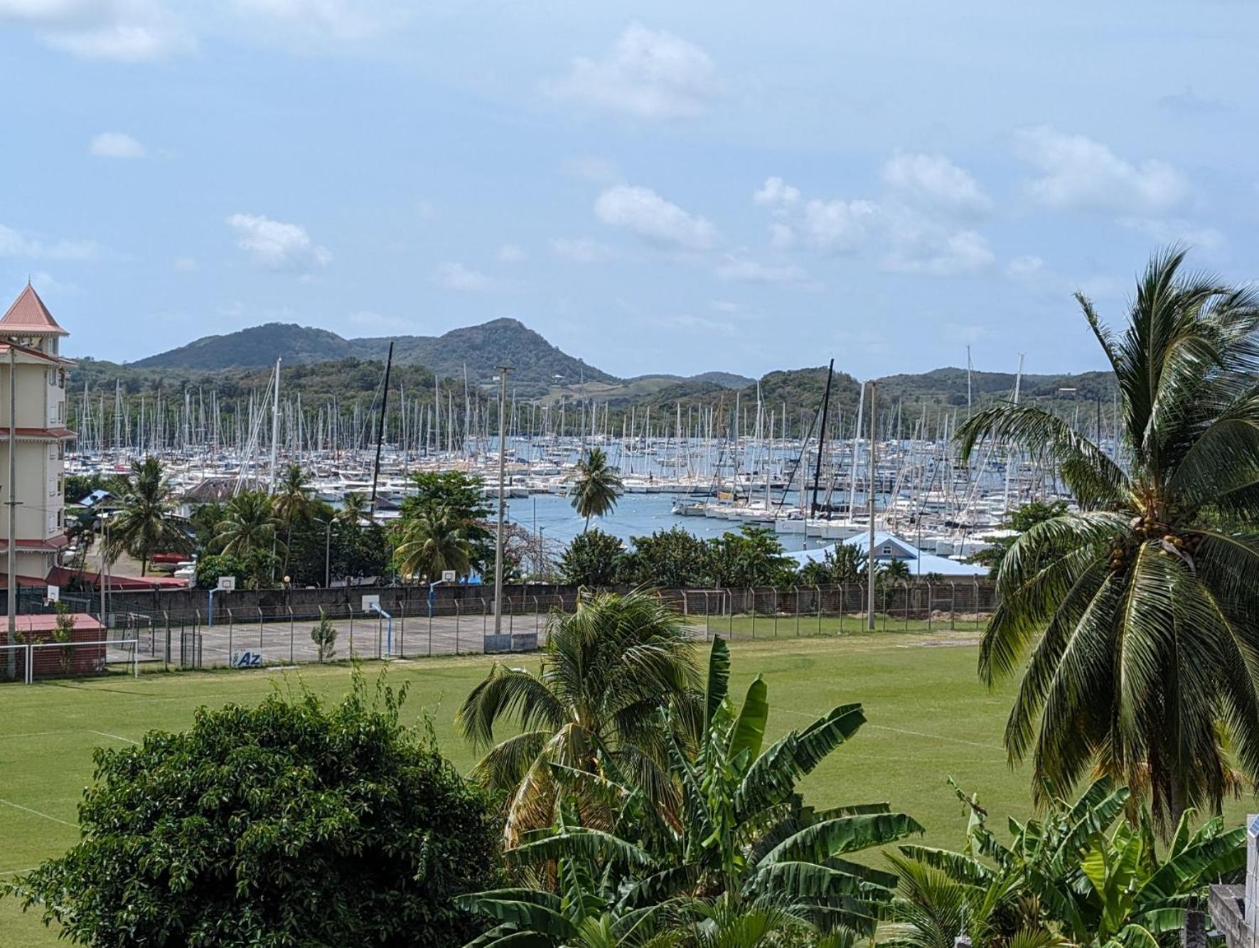 Studio Ti Plezi 26M A 2 Pas Marina Du Marin Climatise Parking Le Marin Luaran gambar